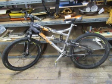 Mongoose xr250 21 speed mountain bike on sale
