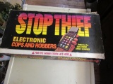 Parker Brothers Stop Thief Electronic Cops and Robbers Game