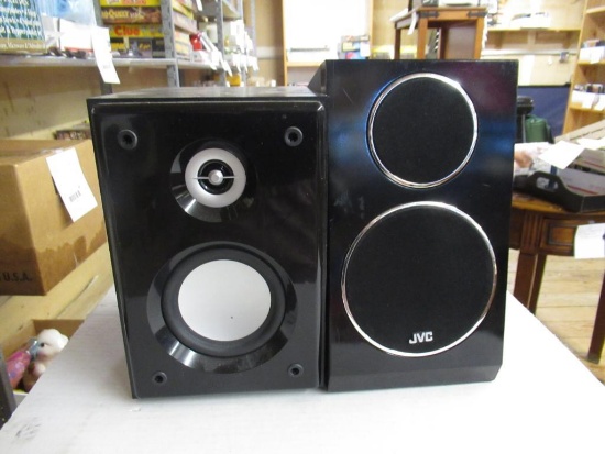 2 JVC Speakers 5.5" x 5.5" x 10" model SP-UXLP5
