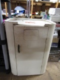 Westing House Roster oven Cabinet 20x15x29. NO SHIPPING