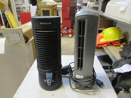 2 Tower Fans