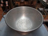 Commercial Aluminum Strainer Wearever #4616 16