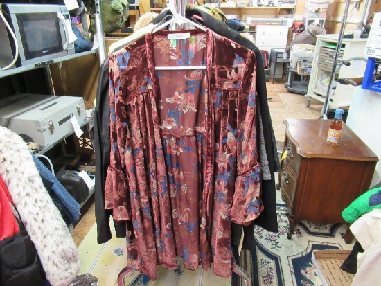 Women's Top Live to Be Spoiled sz XL NWT