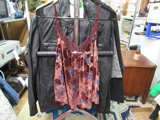 Ladies Top Live to Be Spoiled sz XL