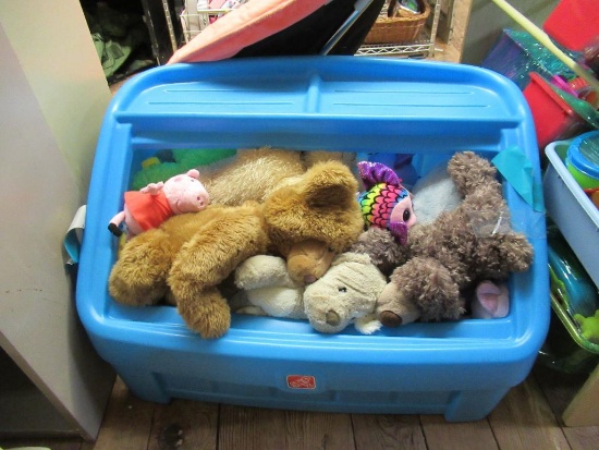 Toy chest w/stuffed animals NO SHIPPING