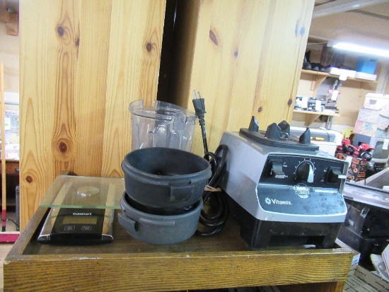 Vitamix and Cuisinart Scale