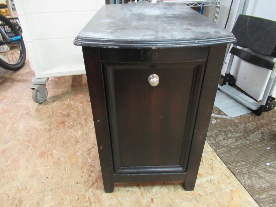 End Table 26x16x26 NO SHIPPING