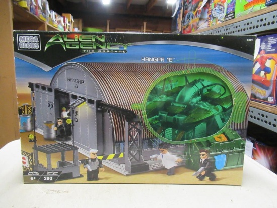 Alien Agency Hangar 18 LEGO Kit