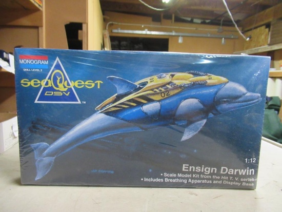 SeaQuest DSV Ensign Darwin Model Kit