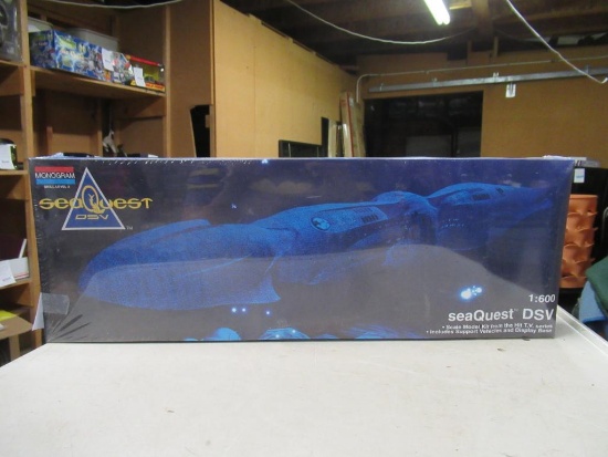 SeaQuest DSV Model Kit
