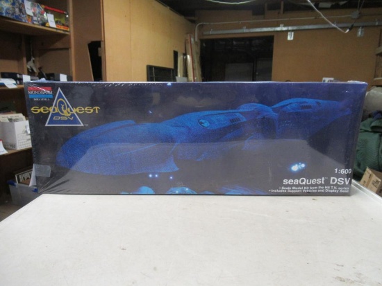 SeaQuest DSV Model Kit