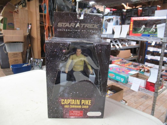 Star Trek Captain Pike & Command Chair