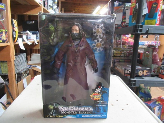 Van Helsing Monster Slayer 12" tall