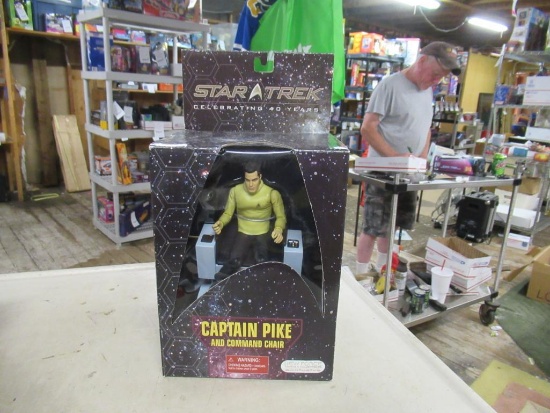 Star Trek Captain Pike & Command Chair