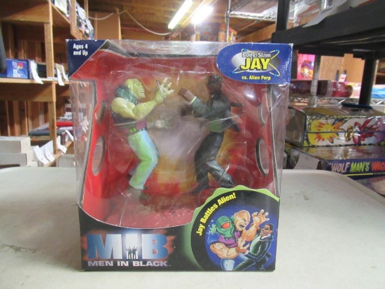 MIB Body Slam Jay vs Alien Perp