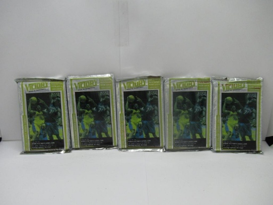 5 Unopened Packs of 2000-01 Victory Basketball Kobe or Garnett Card in Every Pack