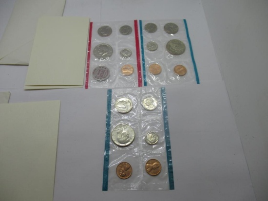 2 Count Lot of 1972 United States Mint Uncirculated Coin Sets in Original Envelopes