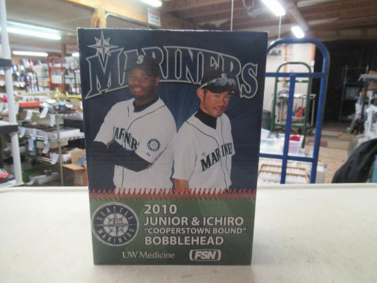 2010 Ken Griffey Jr. & ichiro bobble head
