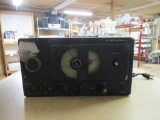 Antique shortwave radio. Hallicrafters model S-38. Working.
