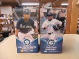 2 Bobbleheads.
