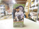 Uw medicine 2010 ichiro bobble head