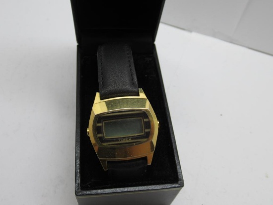 NEW OLD STOCK WATCH PLEASE USE PHOTO FOR DESCRIPTION