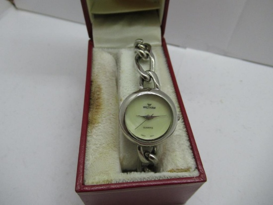 NEW OLD STOCK WATCH PLEASE USE PHOTO FOR DESCRIPTION