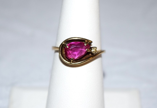 Estate 10K Gold Ring with Pink Stone