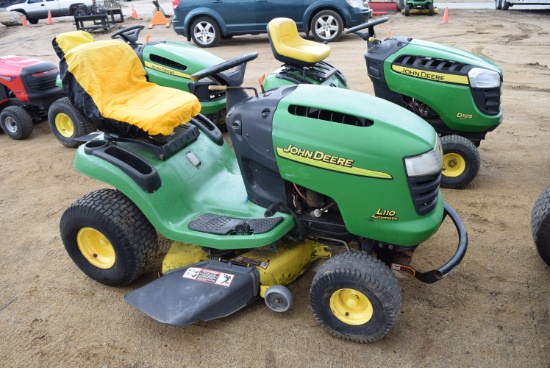 John Deere L110