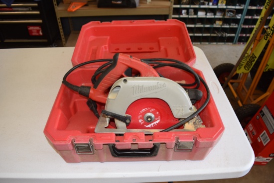 Milwaukee 7 1/4 Inch Tilt-Lok Adjustable Handle Circular Saw