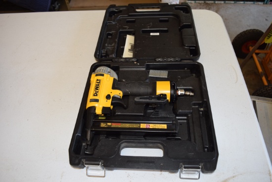 DeWalt DWFP1838 18 Gauge Finish Stapler