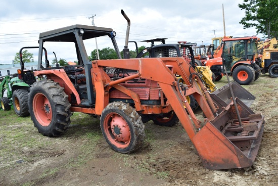 Kubota M4950 Tractor