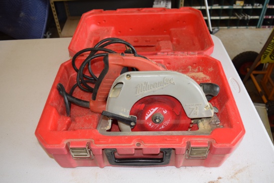 Milwaukee 7 1/4 Inch Tilt-Lok Adjustable Handle Circular Saw