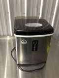 Igloo countertop ice machine