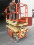 JLG 19 ft scissor lift