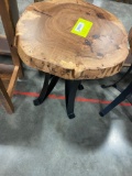 MAPLE NATURAL END TABLE 20X24