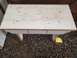 SMALL WHITE BENCH