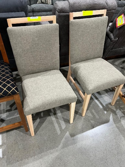 MAPLE PADDED SIDE CHAIR