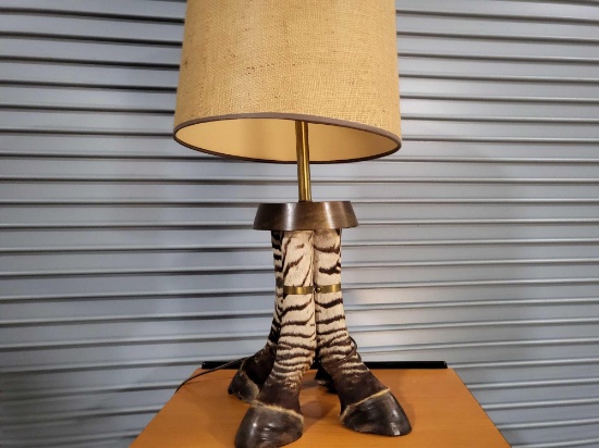 TAXIDERMY ZEBRA FEET LAMP