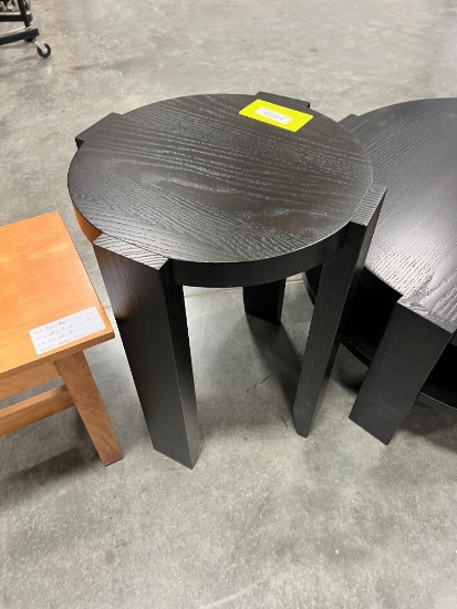 ROUND END TABLE 18X24IN BLACK