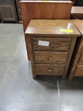 OAK NIGHT STAND 3 DRAWER DARK WALNUT 20X17X28IN