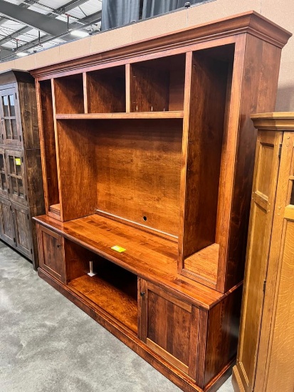 ENTERTAINMENT CENTER 85X24X82IN