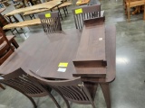 BROWN MAPLE DINING TABLE W/ 4 SIDE CHAIRS, 2 LEAVES BURNISHED WALNUT 42X66IN