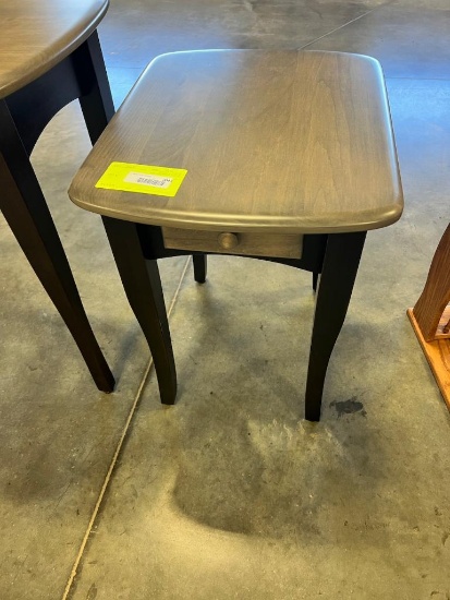 BROWN MAPLE END TABLE 22X18X24IN