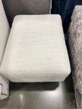 AMELIA OTTOMAN