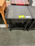 RED OAK CHARCOAL END TABLE 23X22X24IN