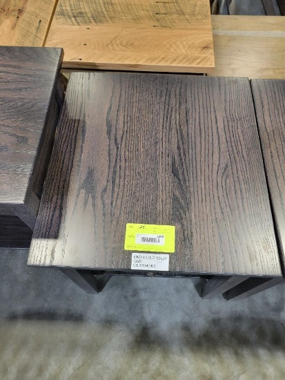 OAK END TABLE 24X22X25 GUNSMOKE