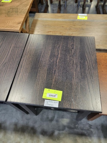 OAK END TABLE 24X22X25 GUNSMOKE