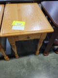 OAK END TABLE 18X24X24