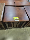 QSWO END TABLE 22X24X25 ASBURY
